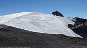 Cliquez ici pour agrandir cette image figurant la portion supérieure (3400-3500 m) du glacier de Mont de Lans (Les Deux Alpes, Oisans, Isère, 28 juillet 2015)